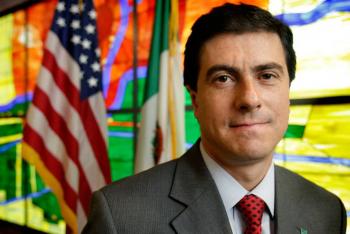 Dem&oacute;cratas y Republicanos son proteccionistas y eso no cambiar&aacute;: ex embajadores de M&eacute;xico en EU