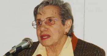 UNAM rinde homenaje a Elena Jeannetti, docente de 100 a&ntilde;os de edad