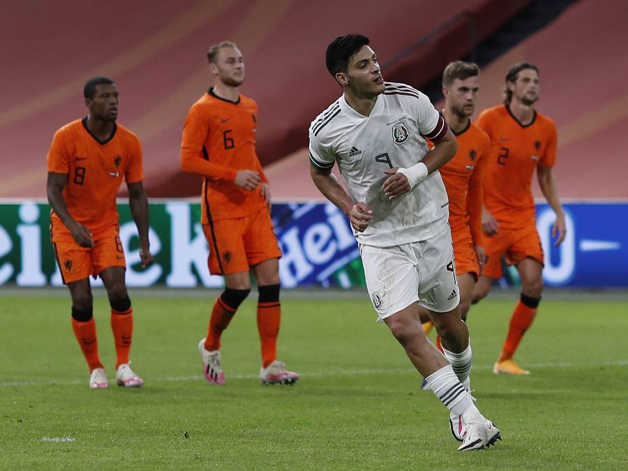 Con un penal de Jiménez, México doblega a Holanda