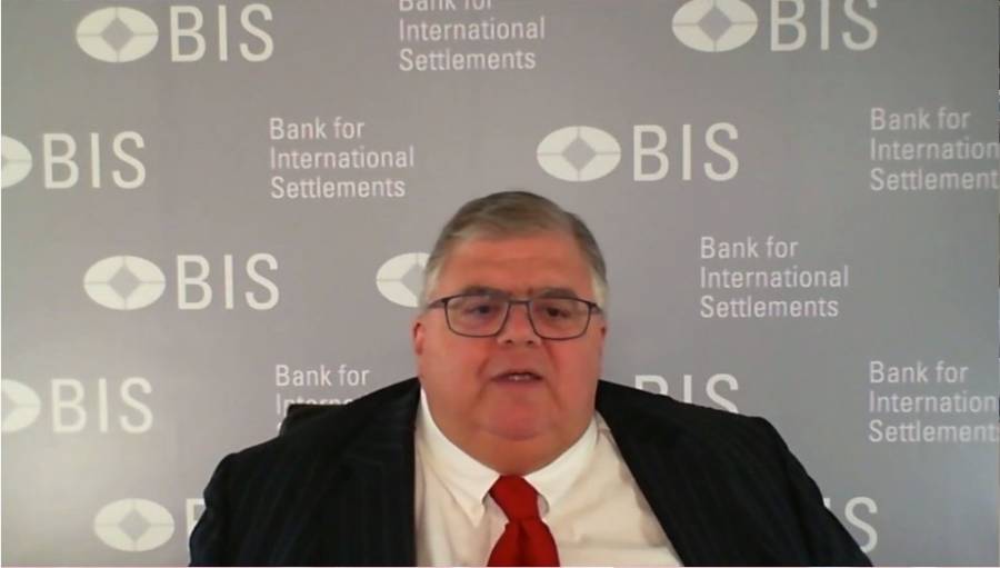 Gastar en la sociedad puede ayudar a que crezca la econom&iacute;a: Carstens