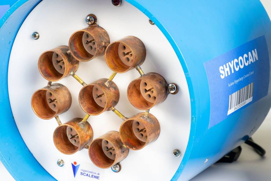 Un peque&ntilde;o ventilador con emisiones de electrones neutraliza el Covid-19