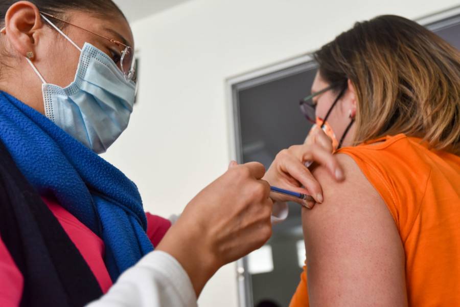 SEDESA brinda vacuna contra influenza a grupos prioritarios en la CDMX