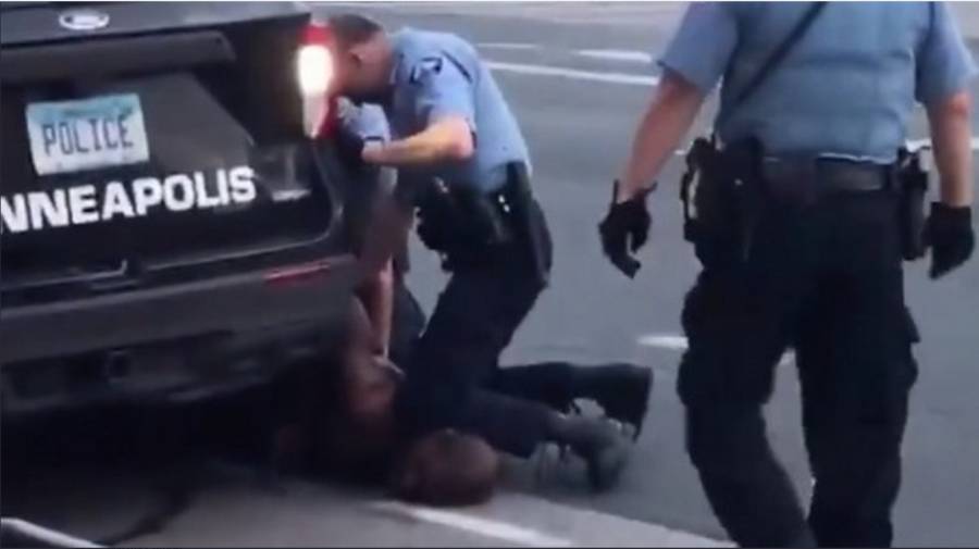 Libre, el policía que  mató a George Floyd