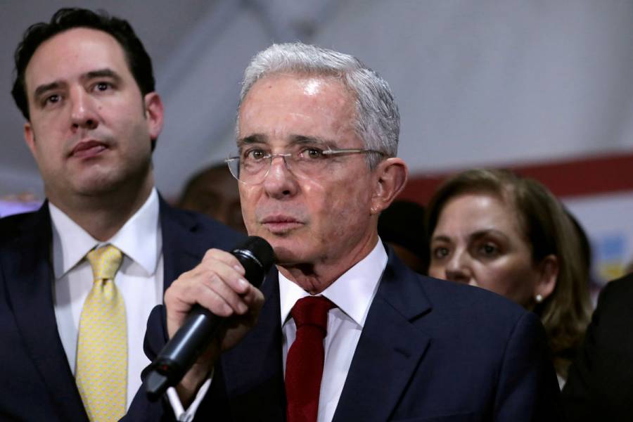 Jueza ordena libertad de ex presidente colombiano Álvaro Uribe