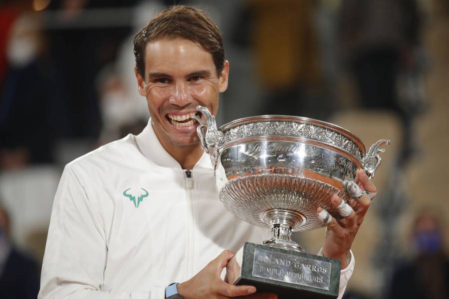 Rafael Nadal supera a Novak Djokovic y levanta su título 13 en Roland Garros