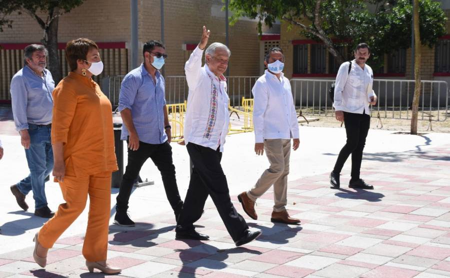 AMLO: Fuerzas Armadas participarán en obra Tren Maya