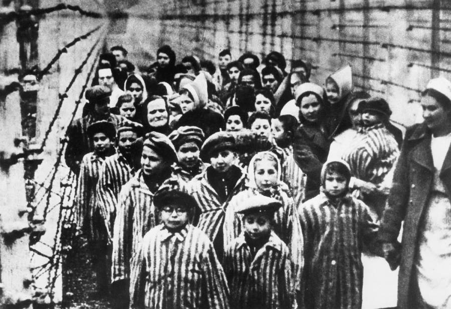 Facebook prohibirá contenido que niegue o tergiverse el Holocausto