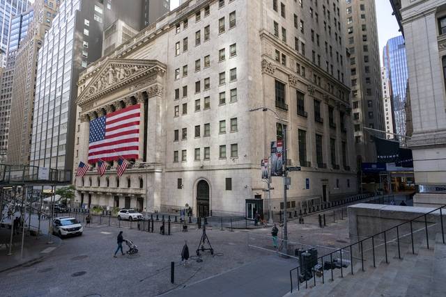 Wall Street sube apuntalado por Apple y Amazon