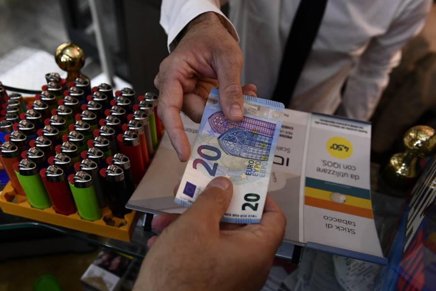 Estudio revela que el COVID-19 puede sobrevivir en billetes y acero hasta 28 d&iacute;as