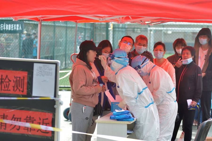 China hará pruebas a toda una ciudad tras seis nuevos casos de Covid-19
