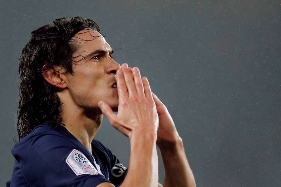 Debut de Cavani con el Manchester United tendrá que esperar por el COVID-19