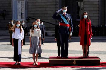 Espa&ntilde;a celebra d&iacute;a nacional en  medio de Covid y tensi&oacute;n pol&iacute;tica