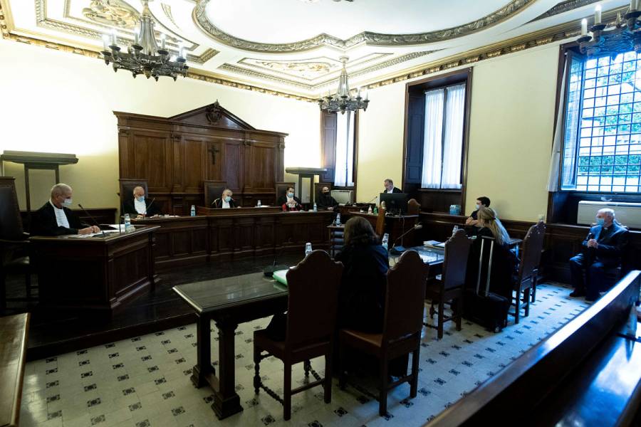 Vaticano juzga a dos sacerdotes por abuso sexual en su preseminario