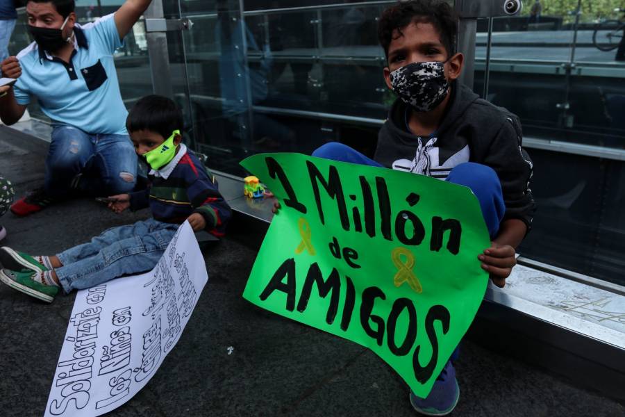 Padres de menores con cáncer denunciarán al presidente