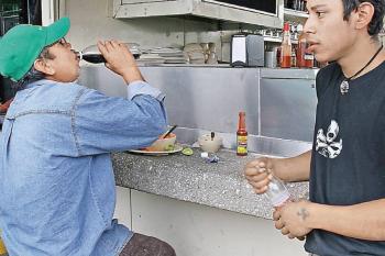 Mexicanos consumen az&uacute;cares por encima de recomendaciones de la OMS