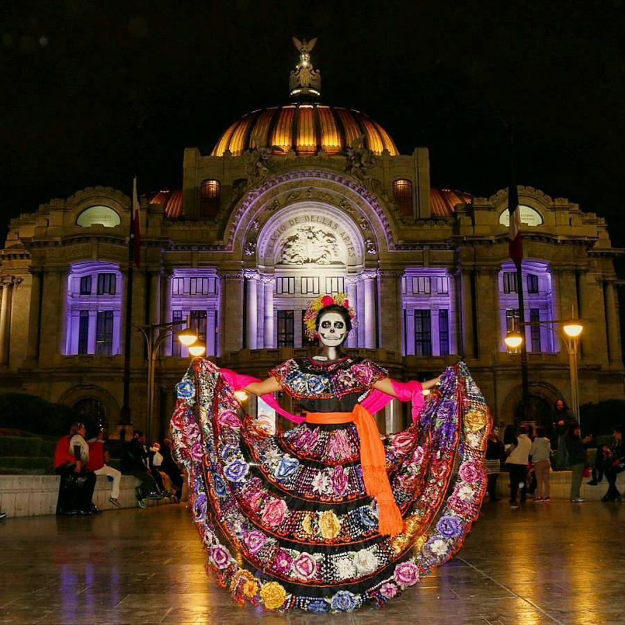 Día de Muertos sin ofrenda en Zócalo y con panteones cerrados en la CDMX