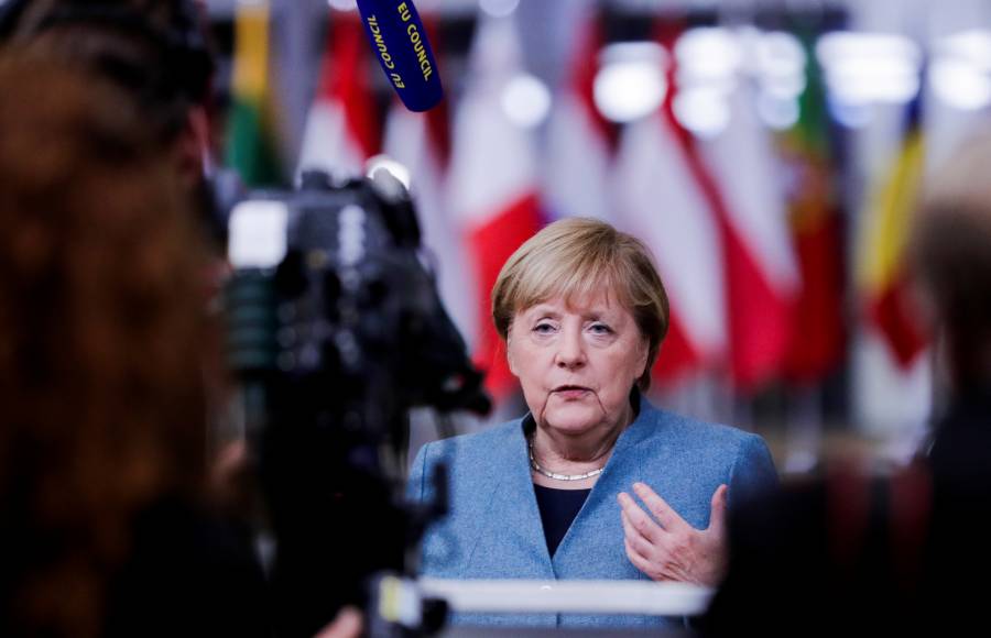 Angela Merkel pide compromiso paro lograr posbrexit