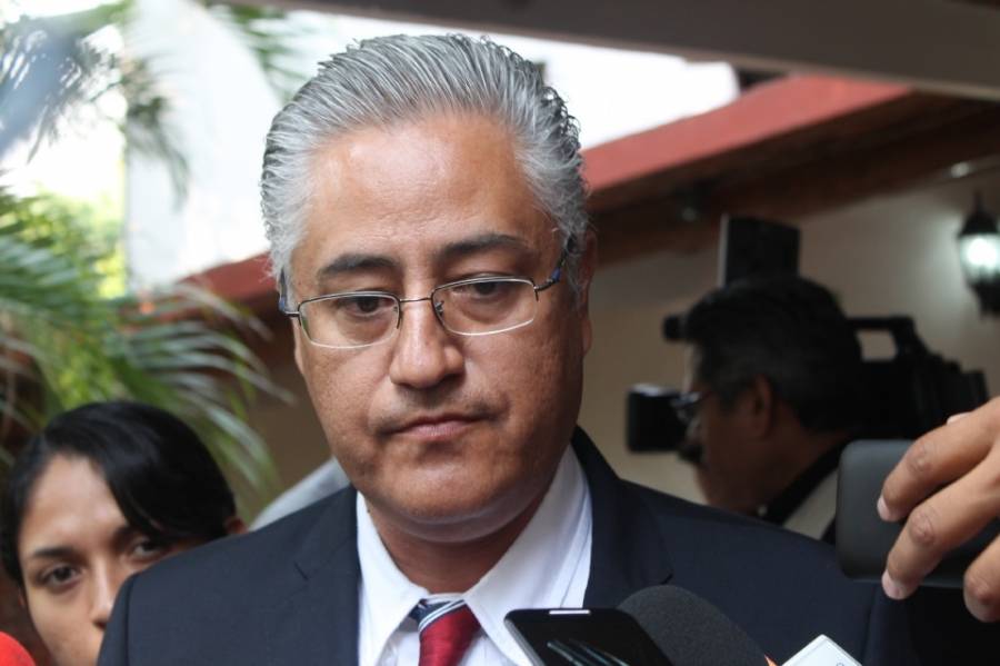 Confirman vinculación a proceso contra ex rector de la UAEM por peculado