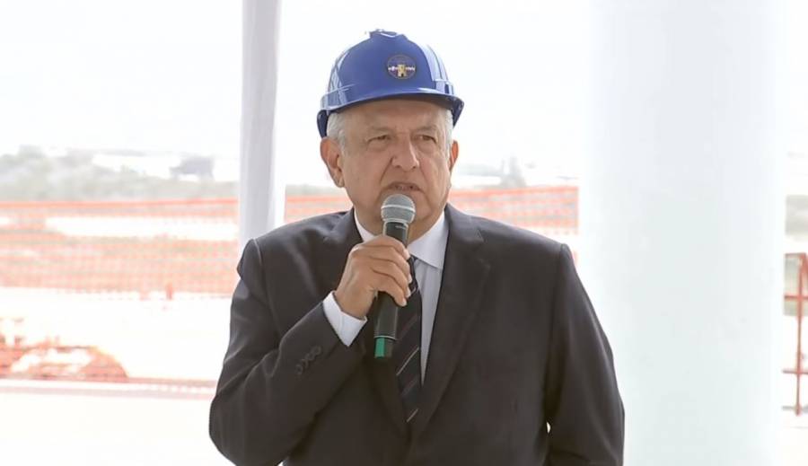 Aeropuerto de Santa Lucía presenta un avance del 40%, asegura AMLO