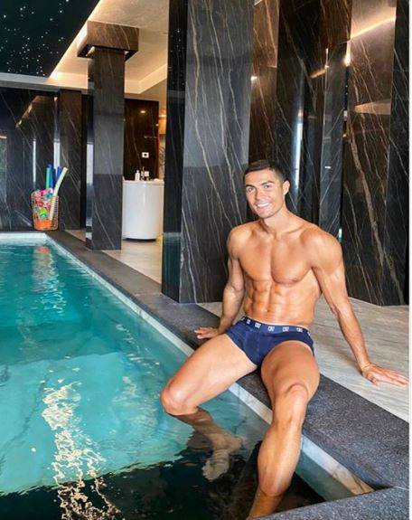Pese a tener Covid-19, Cristiano Ronaldo se encuentra bien