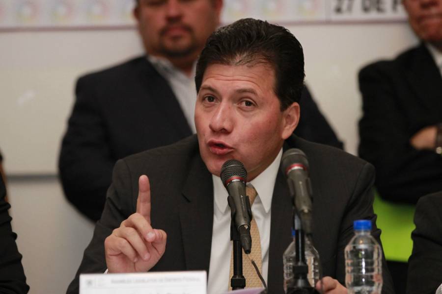 Lobo Román exhorta a resolver conflicto en Notimex