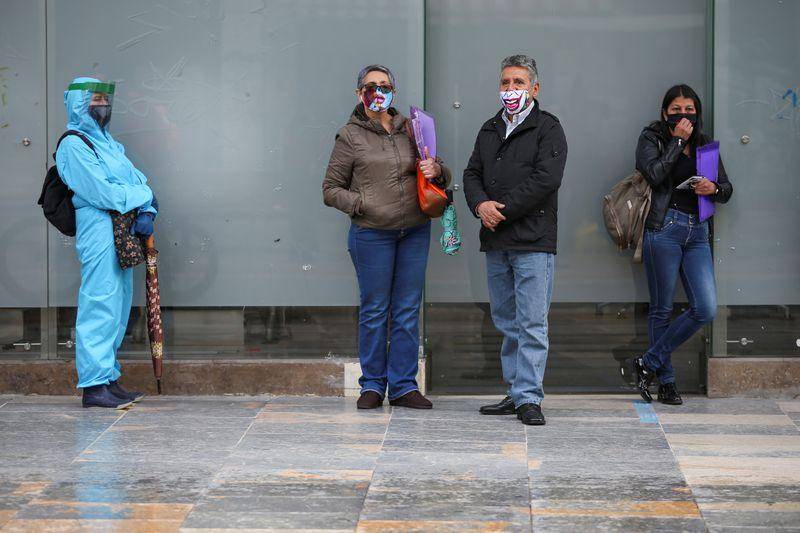 Colombia registra m&aacute;s de 950 mil casos de Covid-19 y llega a 28 mil 803 decesos