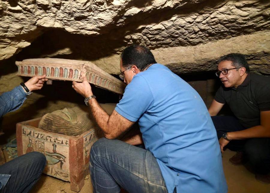 Descubren sarcófagos con más de 2 mil 500 años de antiguedad en Egipto