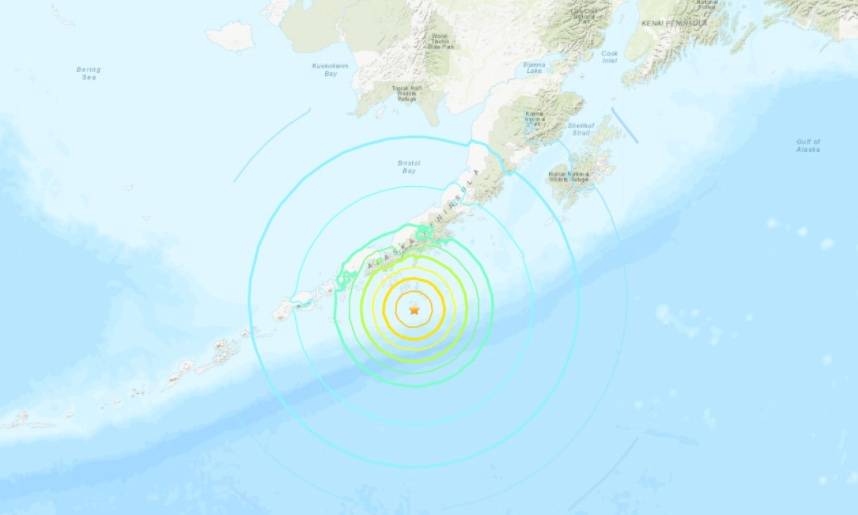 Sismo de 7.4 grados sacude Alaska y emiten alerta de tsunami