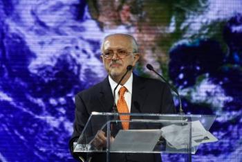 Enrique Graue presenta candidatura de Mario Molina a la medalla 