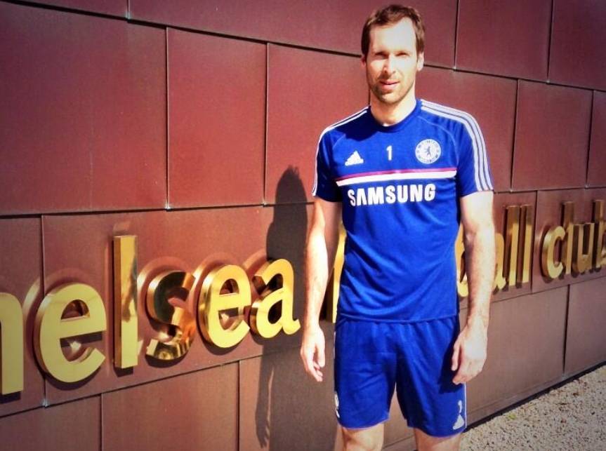Chelsea incluye a Petr Cech en su lista de convocados para jugar la Premier League