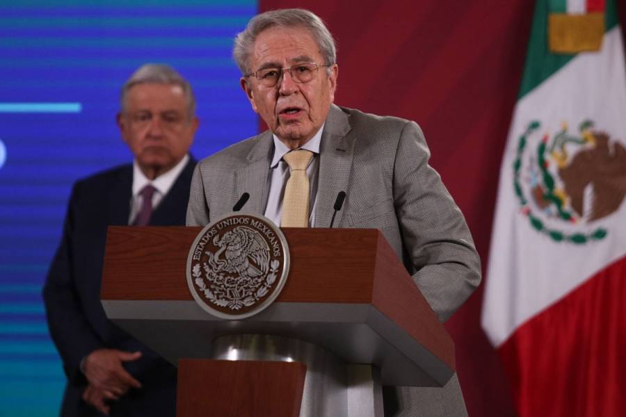 Jorge Alcocer pide evitar reuniones en festividades ante riesgos de rebrote