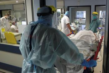 Para probar vacunas, en Reino Unido podr&iacute;an infectar a voluntarios de Covid-19