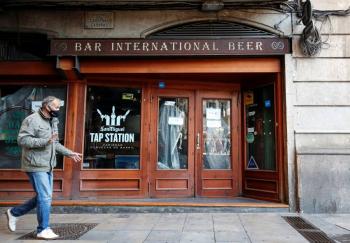 Catalu&ntilde;a recorta alquiler de bares y restaurantes en apoyo por la pandemia