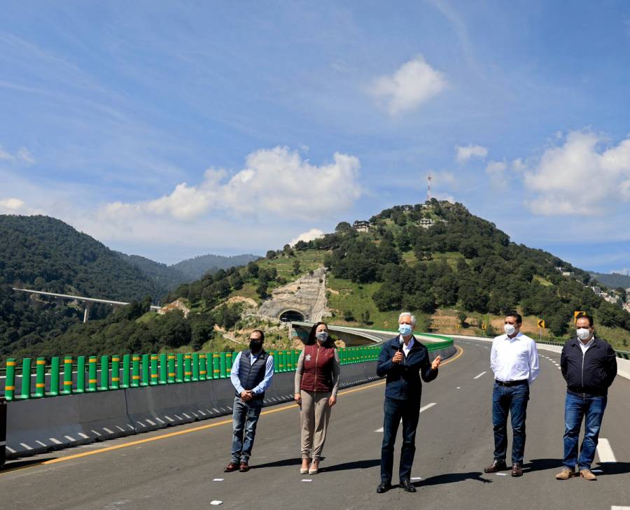 Alfredo del Mazo pone en operaciones la autopista TolucaNaucalpan