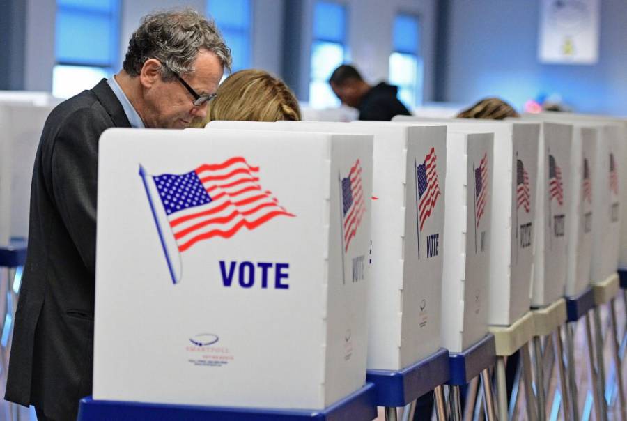 Se&ntilde;alan que Iran y Rusia intentan intervenir en elecciones de Estados Unidos