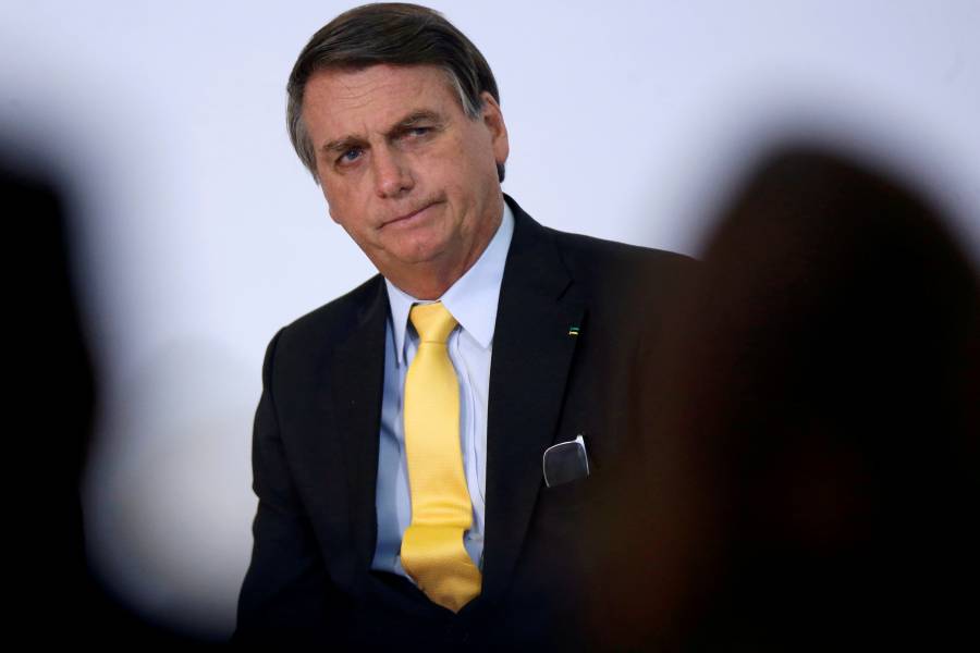 Bolsonaro rechaza compra de vacuna china y ministro de Salud da positivo a COVID-19