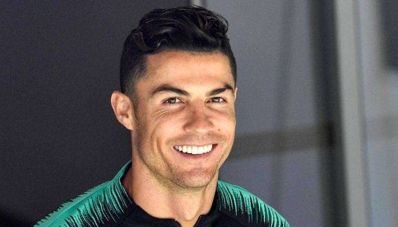 Cristiano Ronaldo con nuevo look en su confinamiento