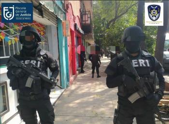 Autoridades trasladan a Fiscal&iacute;a de la CDMX 20 m&aacute;quinas de hemodi&aacute;lisis robadas