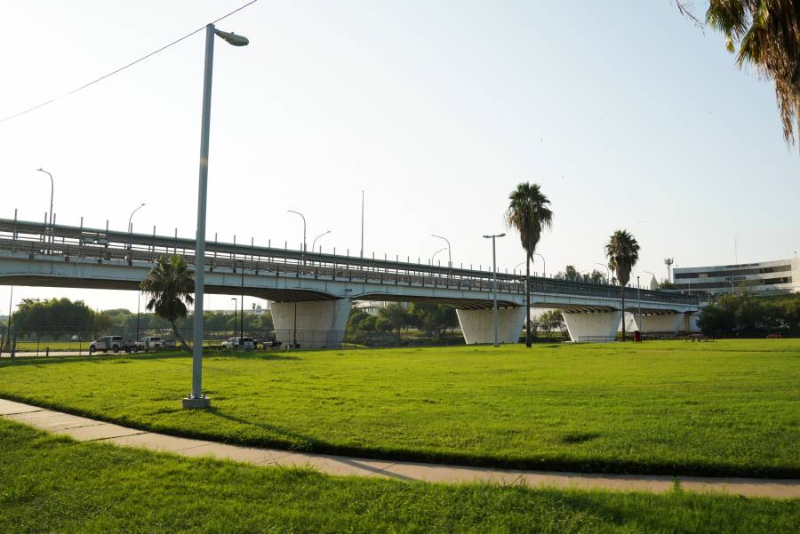 EEUU emite alerta de salud por rebrote de COVID-19 en México