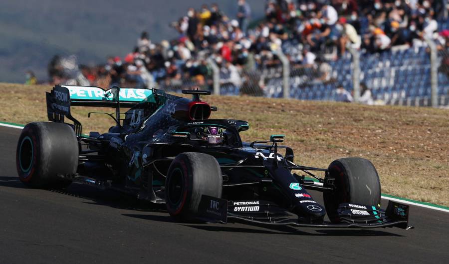 Lewis Hamilton se lleva la pole en GP Portugal y Checo Pérez es quinto