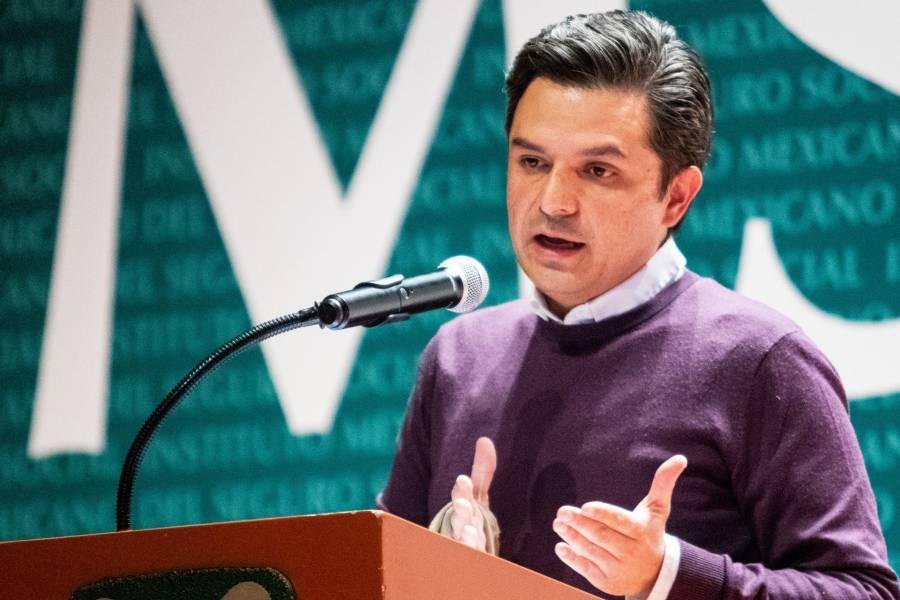 Zoe Robledo asegura que IMSS está de pie y preparado para seguir enfrentando retos