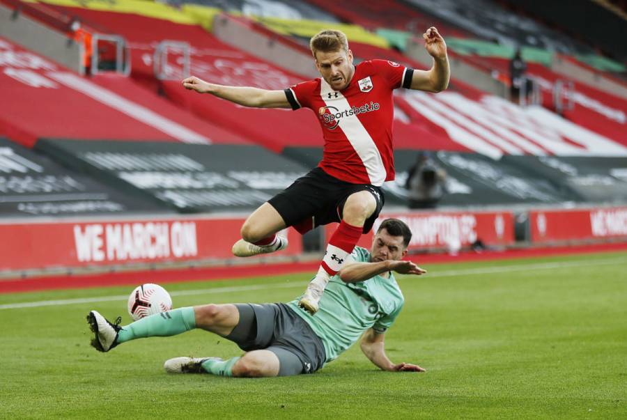 Everton pierde invicto ante Southampton pero se mantiene primero