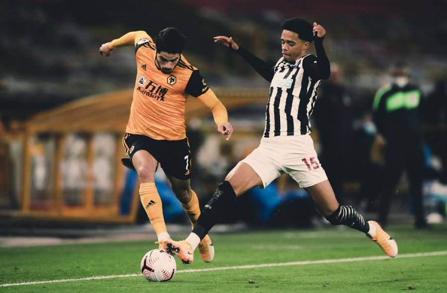 Raúl Jiménez anota impresionante golazo contra el Newcastle [Video]