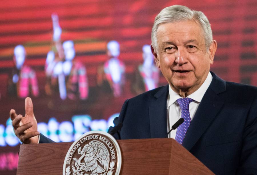 AMLO usa frase de Chico Che en su conferencia y dice estar orgulloso de hablarle al pueblo