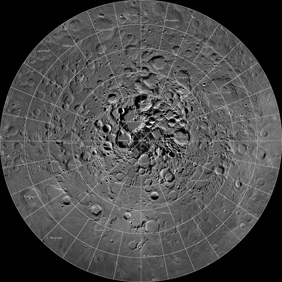 En la Luna abunda el agua, pero  no hay una gota para beber