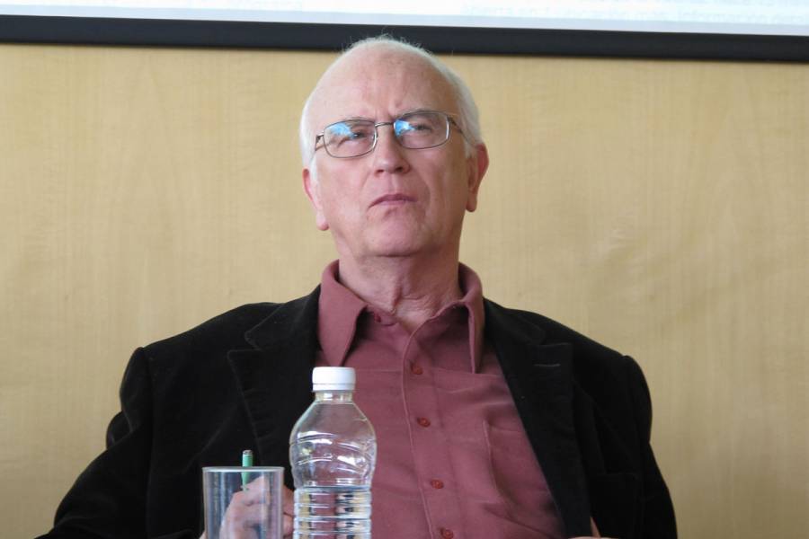 De marxista pasó al conservadurismo, opina AMLO sobre Roger Bartra
