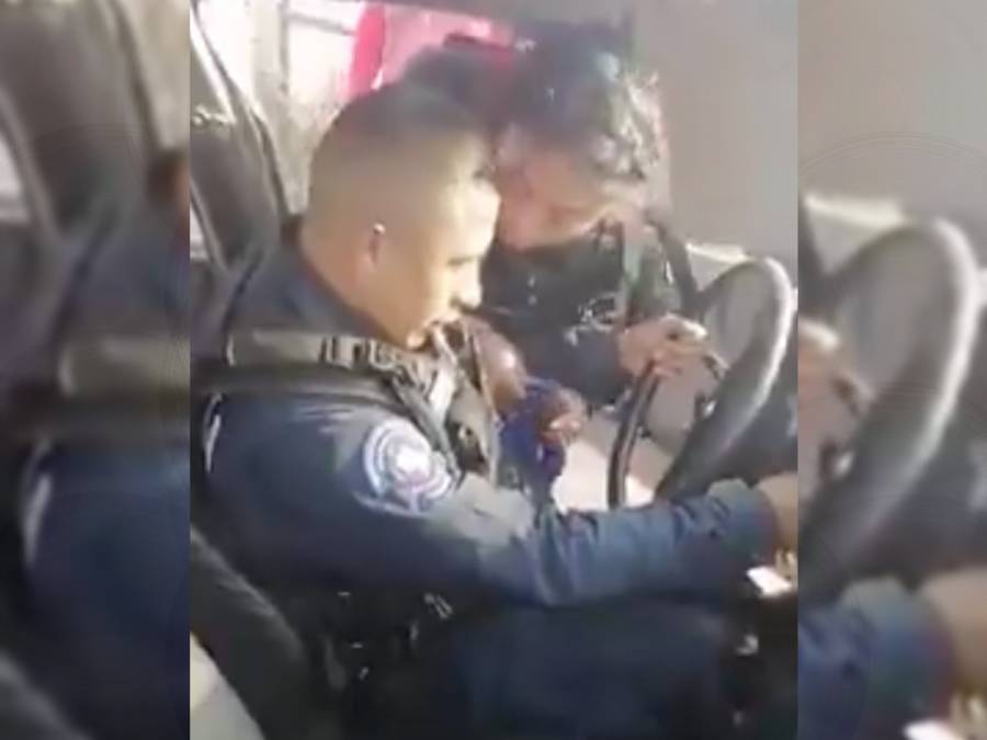 Polic&iacute;a armado y en estado de ebriedad intenta conducir patrulla en Xochimilco [Video]