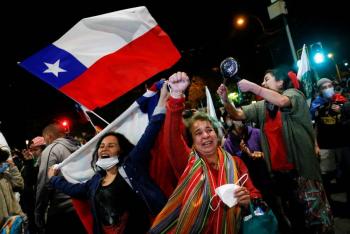 Chilenos aprueban por amplia mayor&iacute;a reemplazar la Constituci&oacute;n de Pinochet