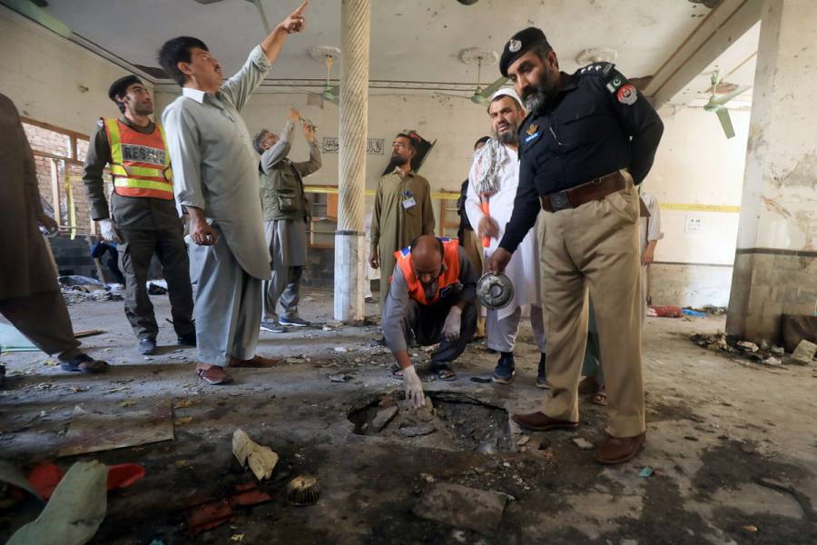 Explosión en escuela de Pakistán deja al menos 8 muertos y 136 heridos