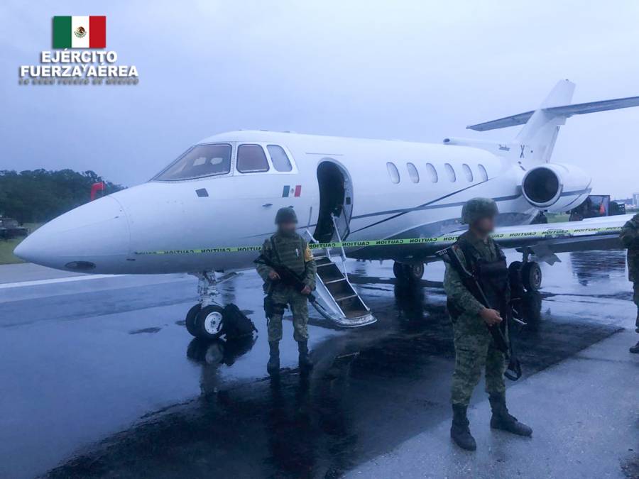 Ejército y Fuerza Aérea aseguraron una aeronave y presunta cocaína en Quintana Roo